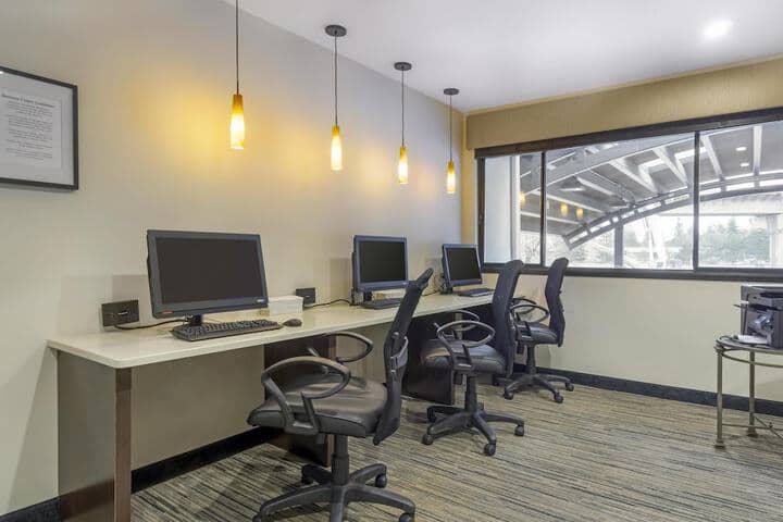 Business Center 37 of 41