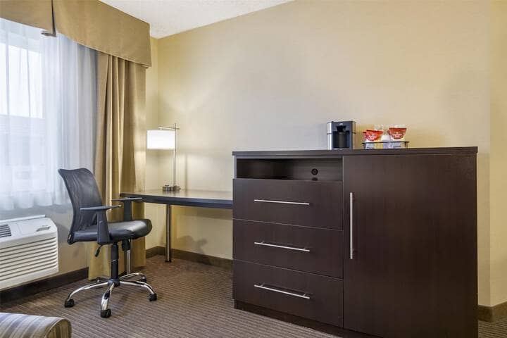 Room 16 of 41
